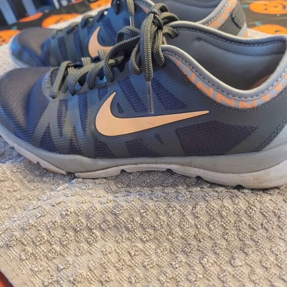 Women's Nike Running Shoes - Picture 5 of 7